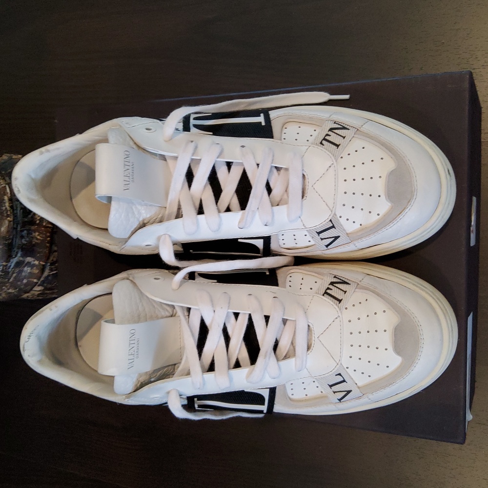 VALENTINO WHITE/ BLACK LEATHER AND SUEDE SNEAKERS SIZE 42